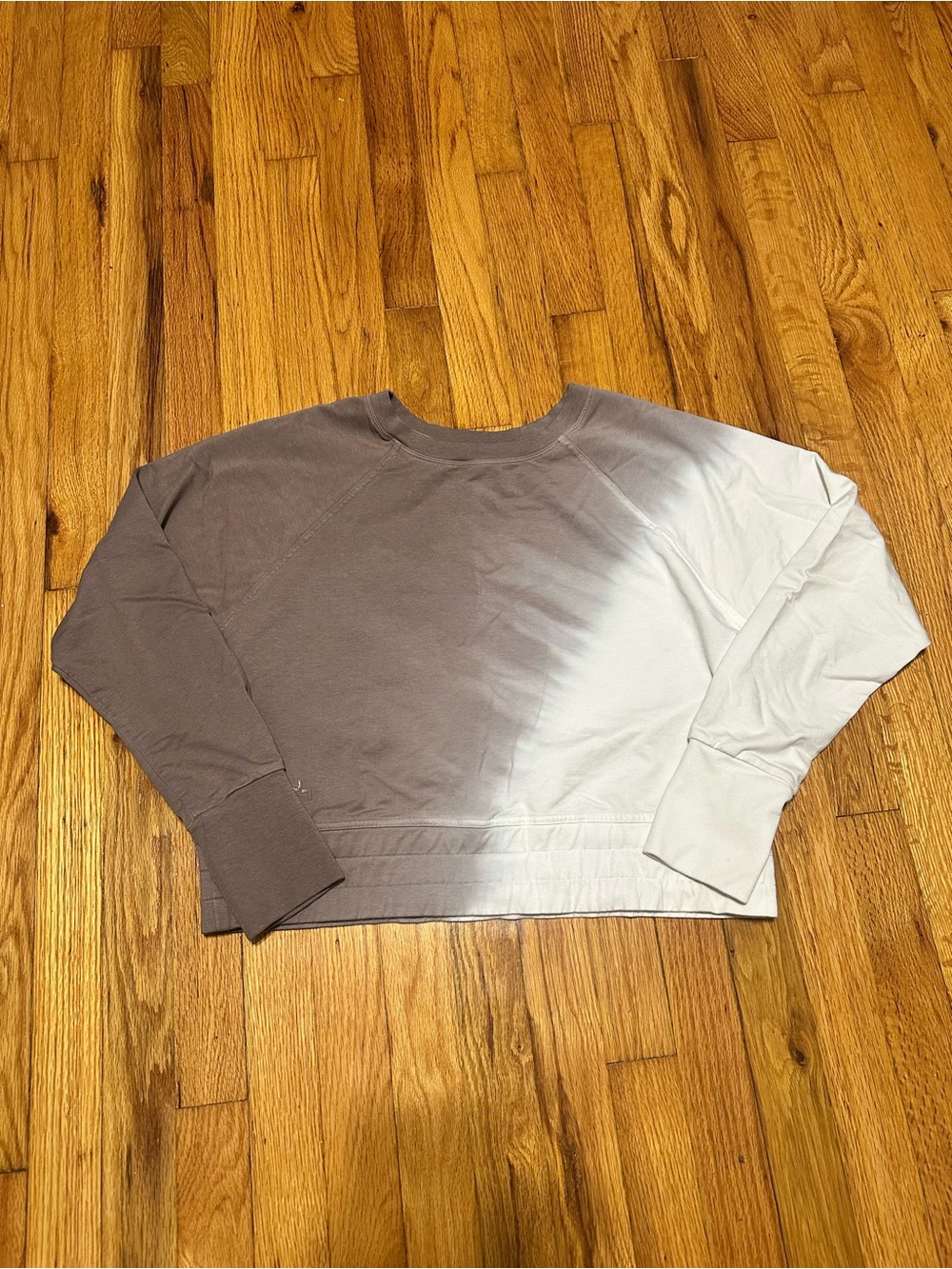 Women’s medium joy lab Two-Tone Dip-Dye Sweatshirt in Taupe and Cream